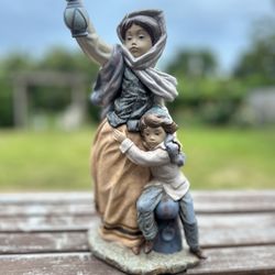 Lladro Waiting For Sailor #2129