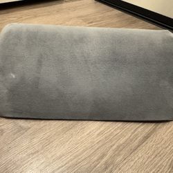 $10 - Ergonomic Foot Rest Cushion