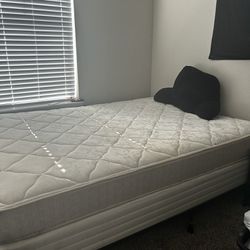 Queen size bed set