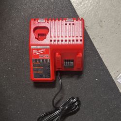 Milwaukee 18 And 12 Volt Charger