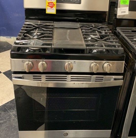 GE JGBS66REKSS stove for Sale in La Mesa, CA OfferUp