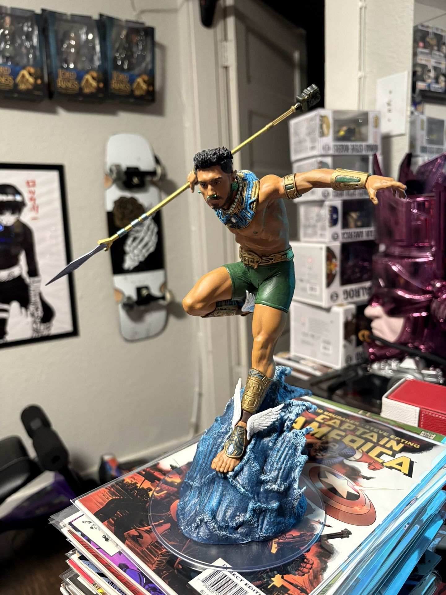 Namor statue