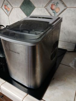 Frigidaire Counter-Top Ice Maker