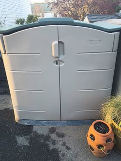 Shed - Lots of Storage