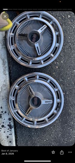 1965 Chevy Super Sport Hub Caps