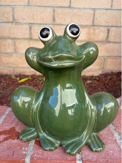 Green Ceramic Garden Frog