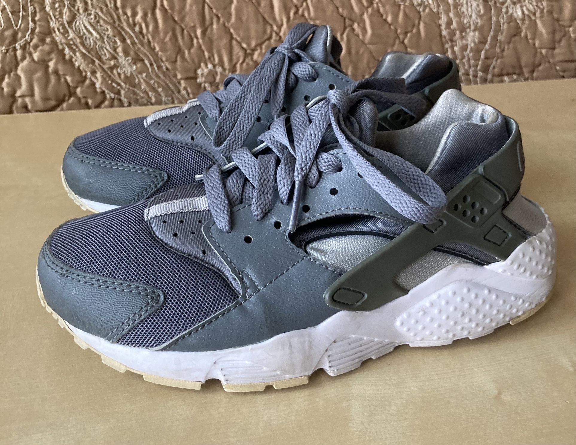 KIDS NIKE AIR HUARACHE SHOES