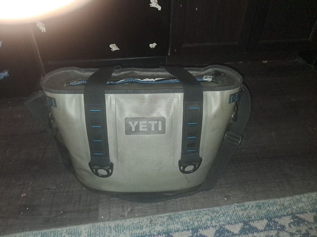 YETI COOLER