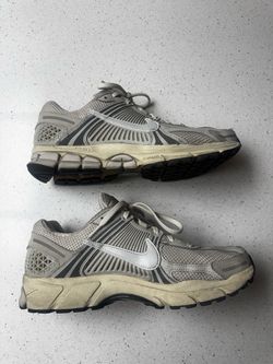 Nike Zoom Vomero Running Sneakers