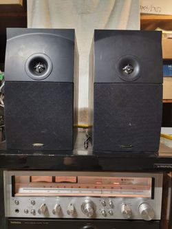 Vintage Sanyo receiver and a pair of Energy speaker