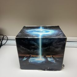 Xbox 360 halo legendary edition helmet statue stand sealed games new