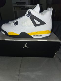 Jordan 4 Retro Tour Yellow 2026 Size 10.5M DS