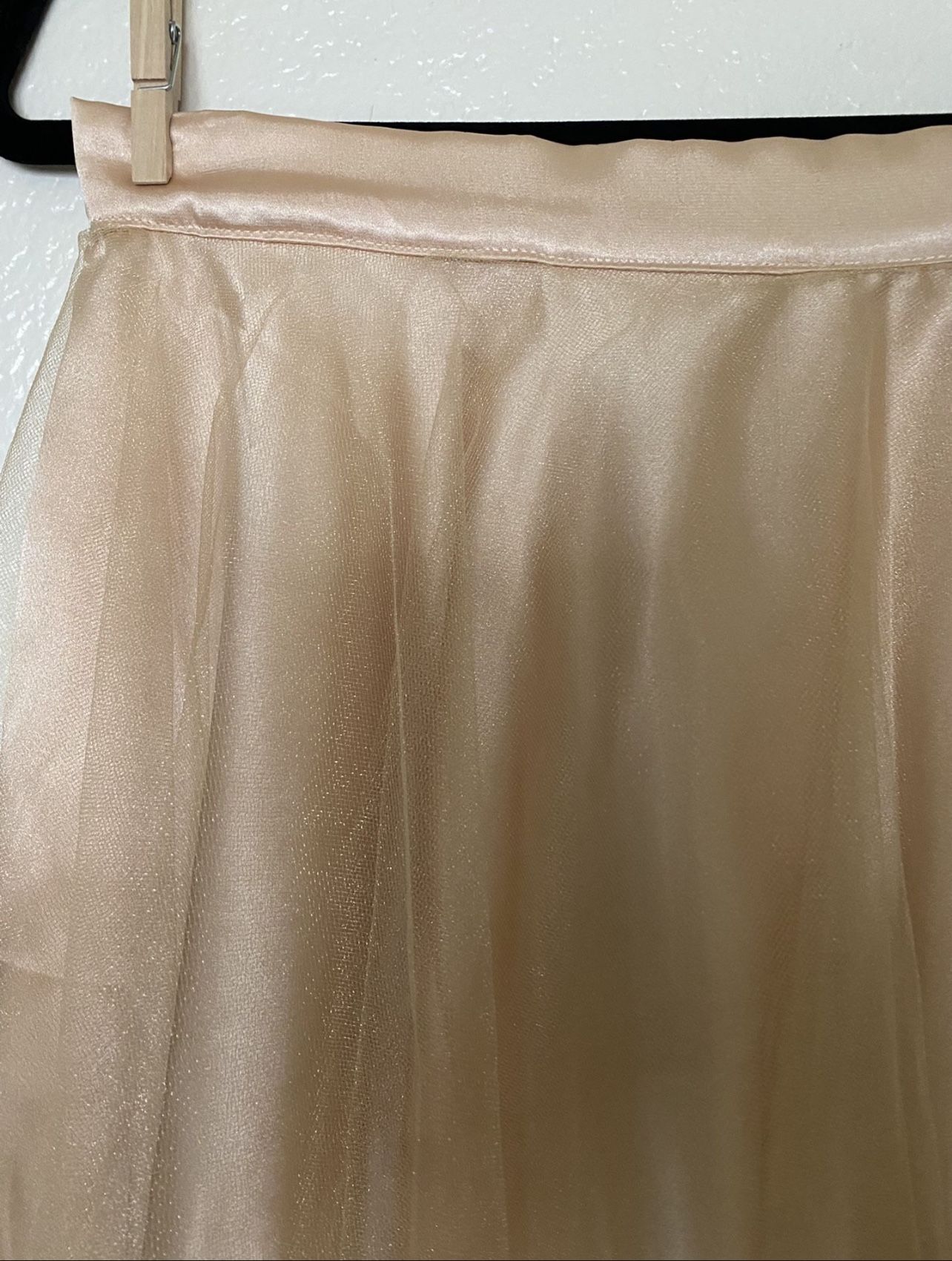 Holiday Oufit Inspo ✨ Vintage Peach Satin + Tulle Skirt
