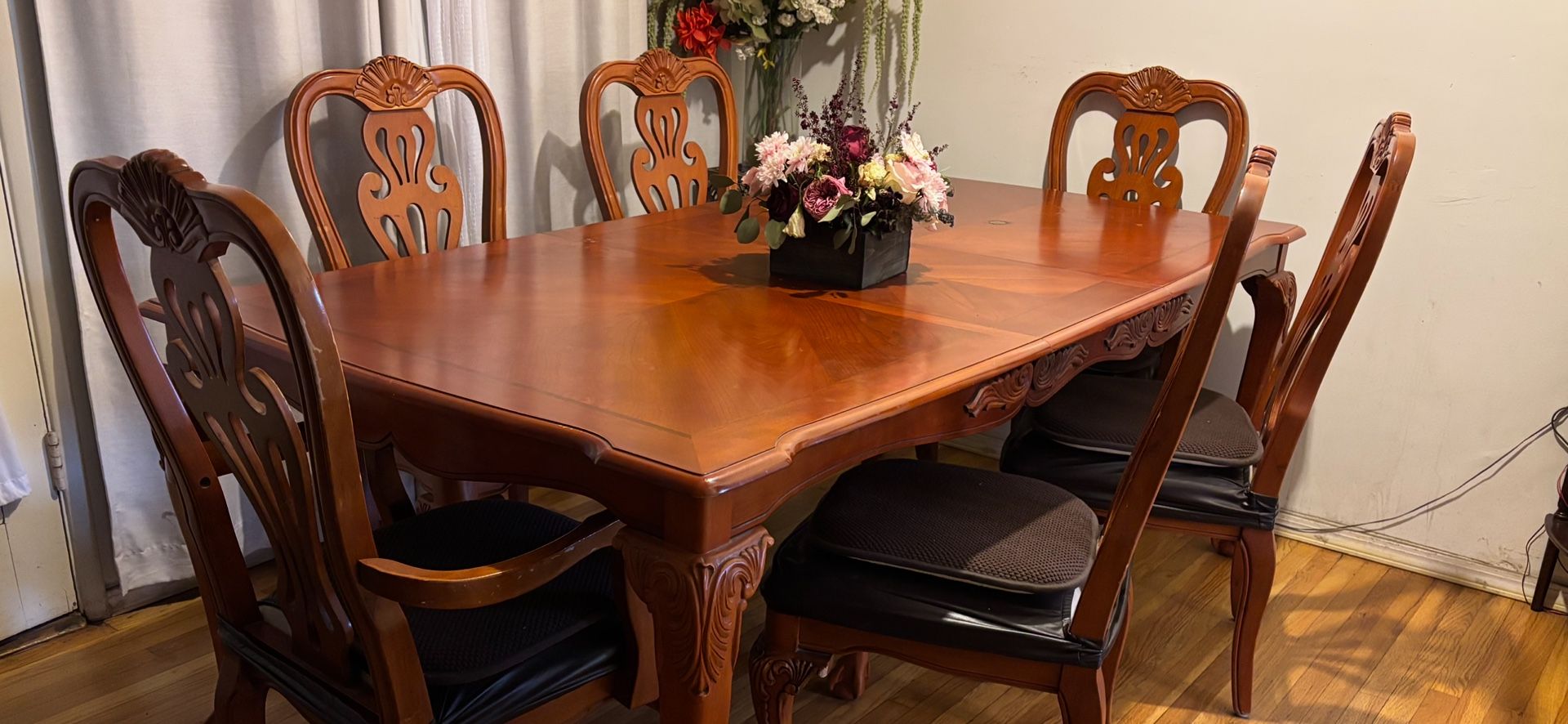 Dinning Table