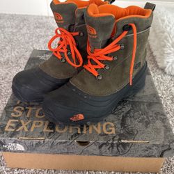 Waterproof North Face Snow Boots Size 7