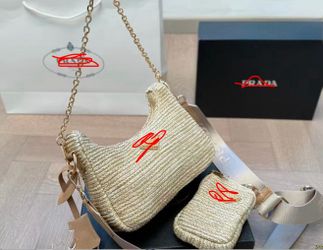 Comes with dust bag