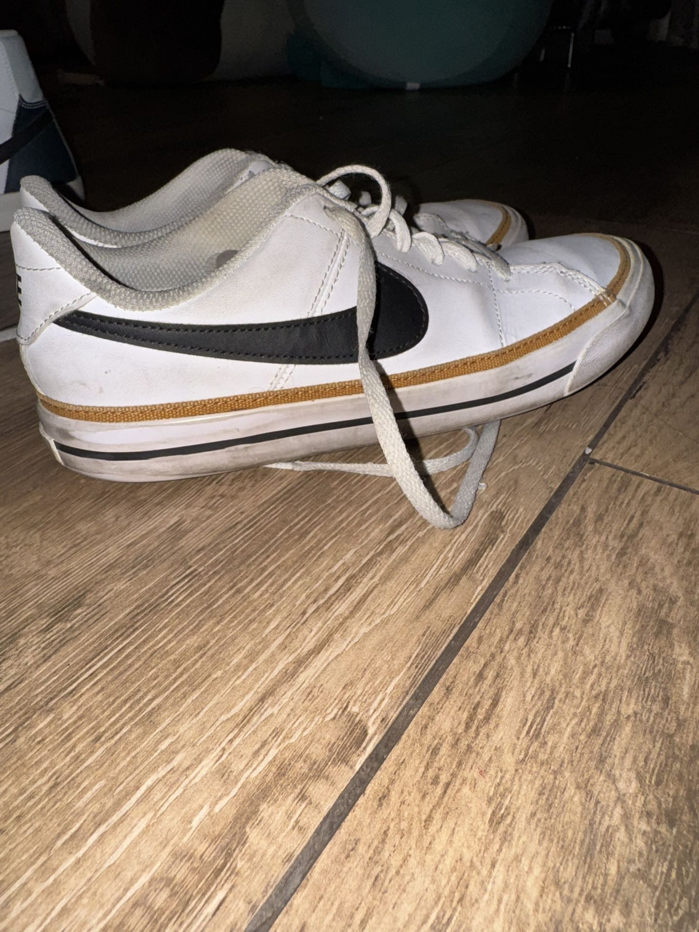 5.5Y Nikes