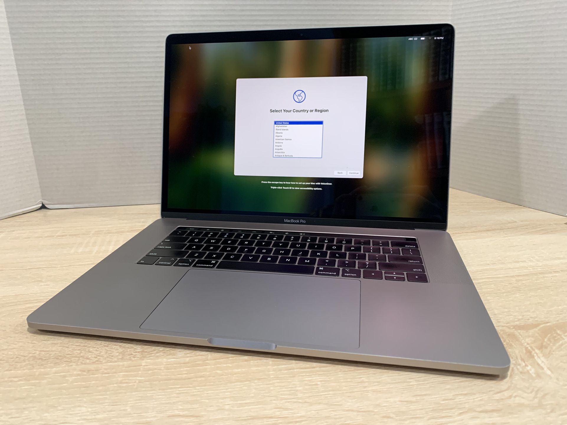 $400, 32GB RAM, 2019 MacBook Pro 15", 6-Core i7, 256GB SSD, $2975 org retail