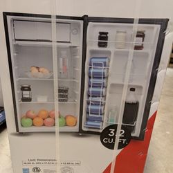 Frigidaire Mini Fridge 