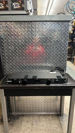 Furman 15A 8+1 Outlet Power Conditioner Box M-8Dx