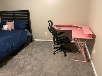 Girls study and gaming deck