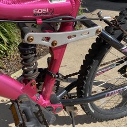 Girls Mongoose 6061AI Aluminum Mountain Bike Bicycle 