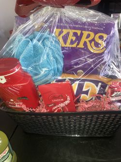 Lakers Christmas Gift Basket 