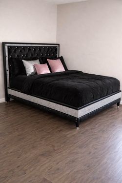 Luxury Queen Bedroom Set (Bed Frame, Mattress & Dresser)