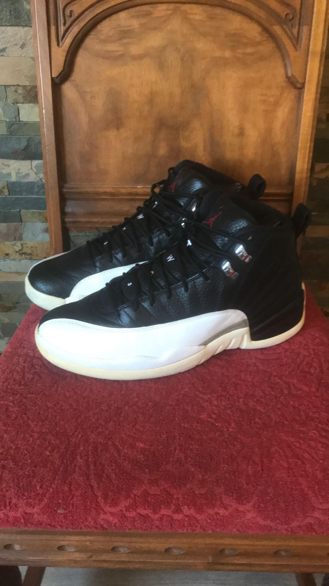 Nike Jordan 12 Sz: 11