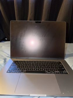 Apple MacBook Air 15” M2 (2023) – Silver