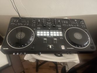 Pioneer Ddj Rev 5 Controller, Comes With A Controller Stand