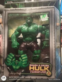 Hulk Figurine- Smash And Crush With Military Truck