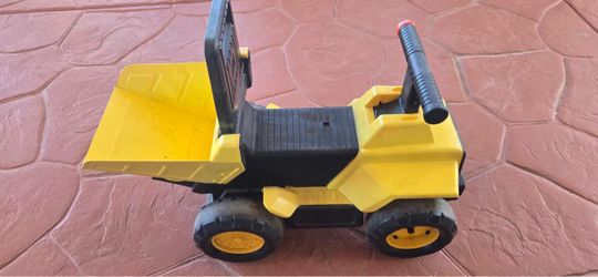 Caterpillar (CAT) Tough Tracks Kids Ride-On Dump Truck (Lights & Sound Working)
