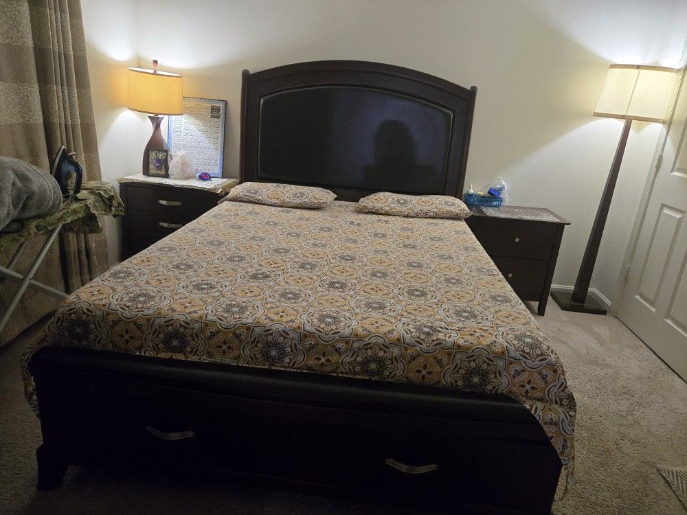 Queen Size Bed Full Set