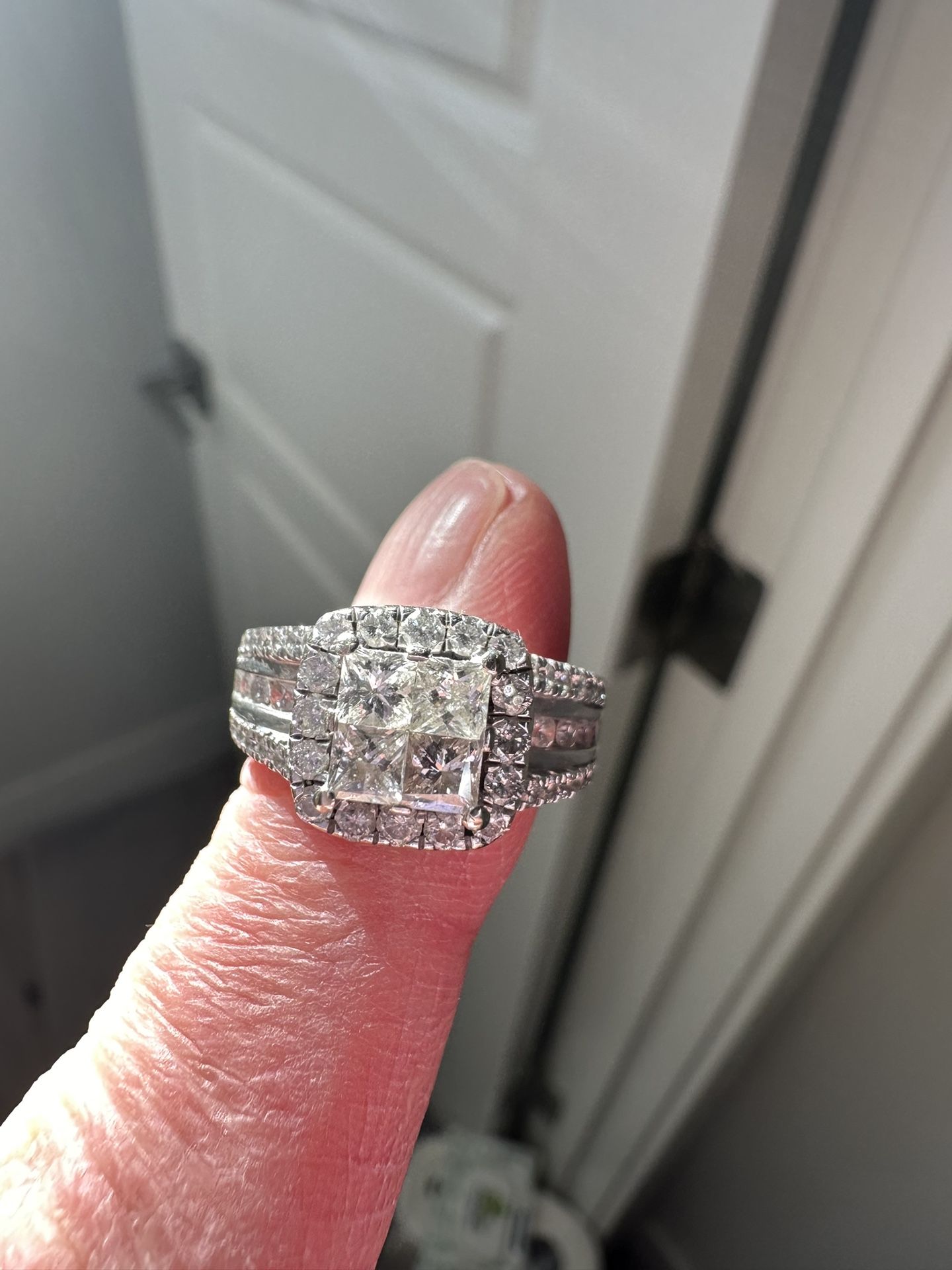 14 Carat White Gold 2carats 
