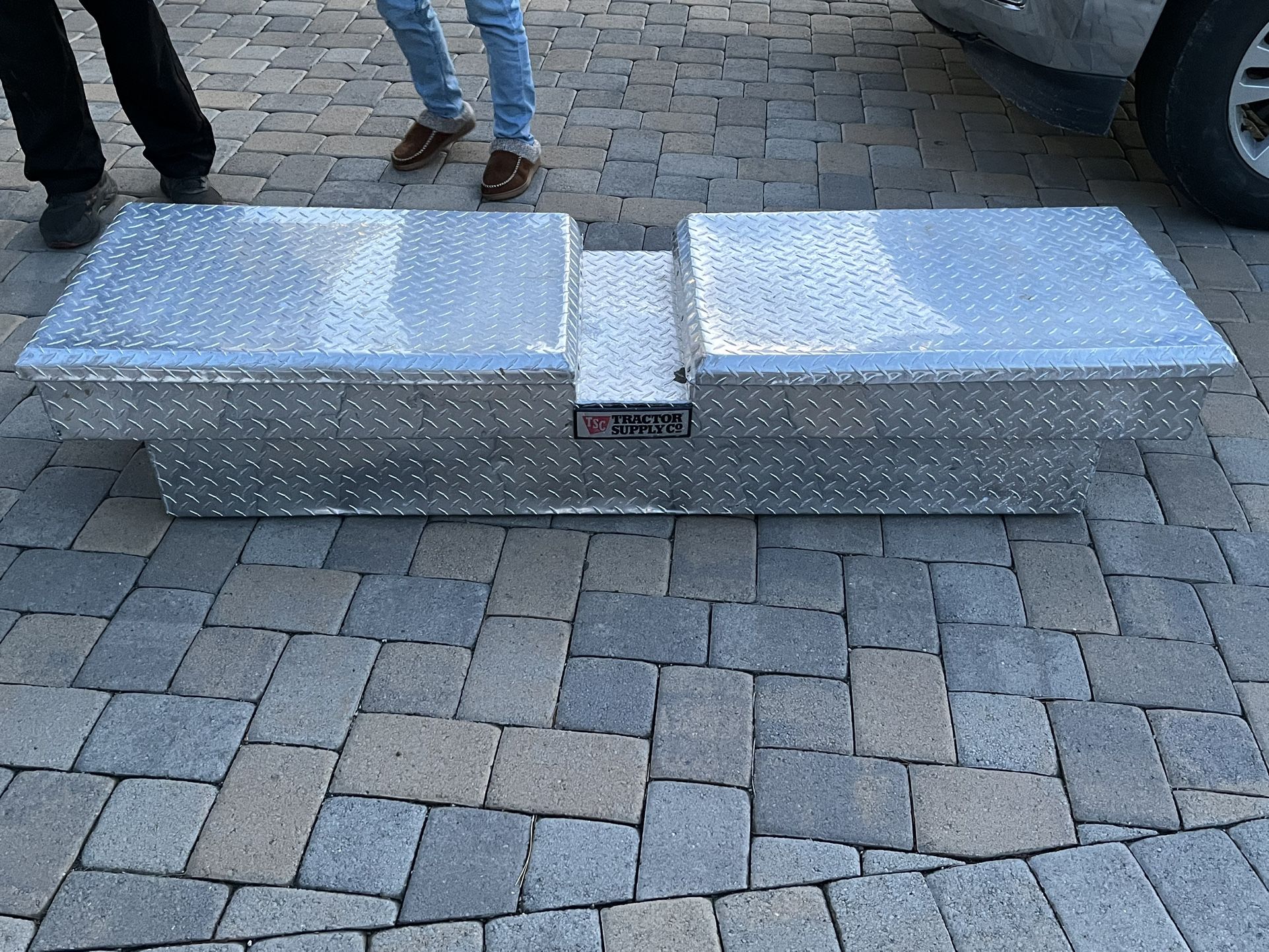 truck bed tool box