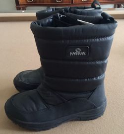 Boys Size 2 Winter Boots