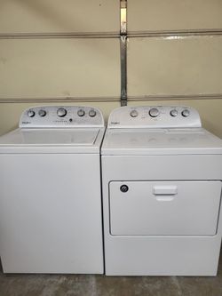 2020 whirlpool Washer And Dryer (Delivery Available)
