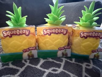 Squeeze pine apples