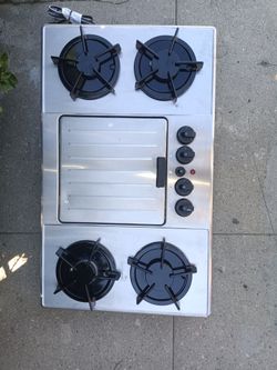36" Thermador Stainless Steel 4-Burner Gas Cooktop