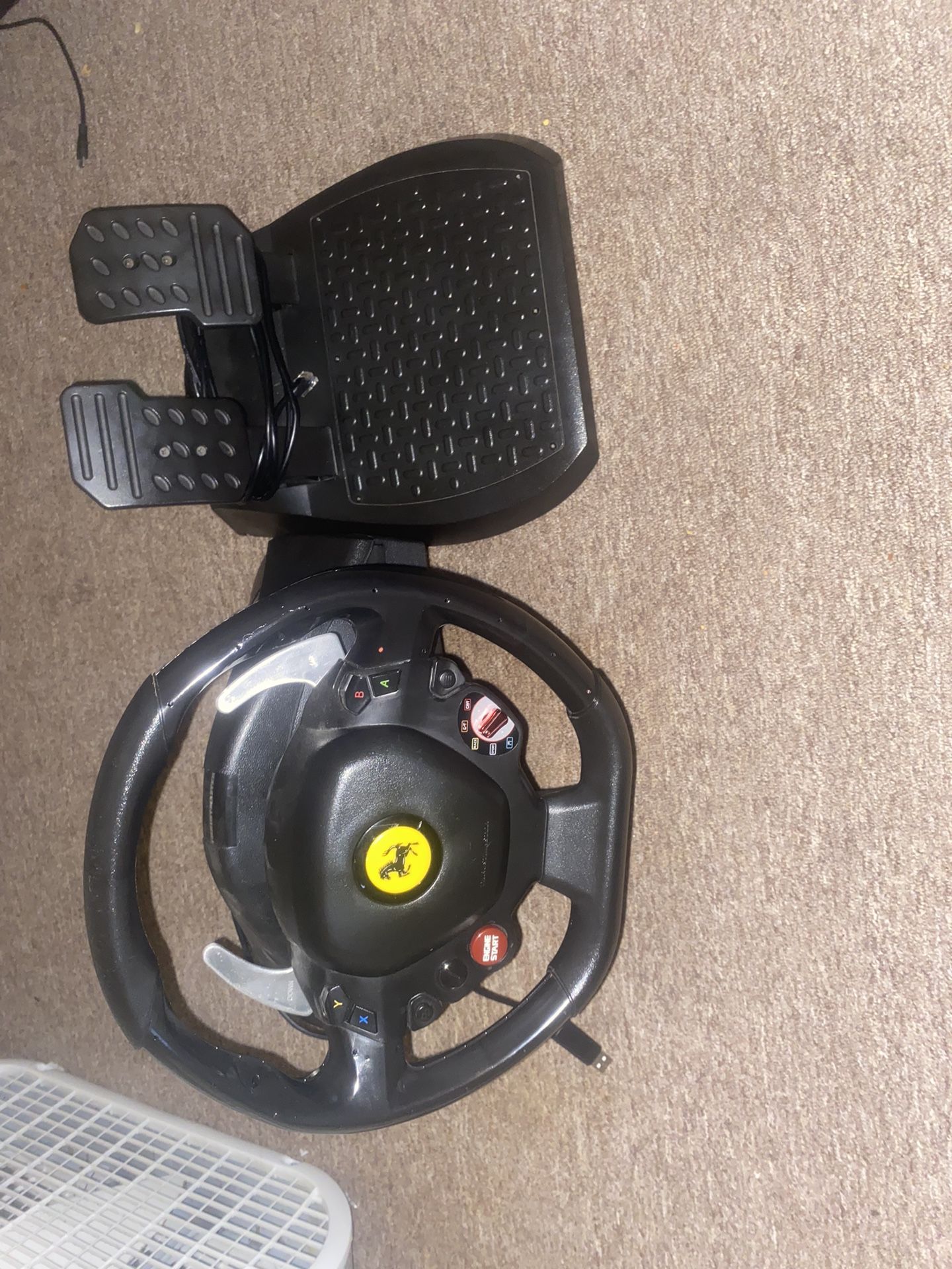 xbox gamin wheel with pedals