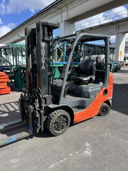 Toyota 5000lb Cap Forklift