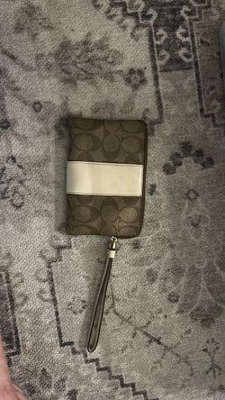 Couch wristlet