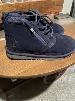 Kids Youth Size 6 Uggs, Women’s 7.5-8 Short Uggs