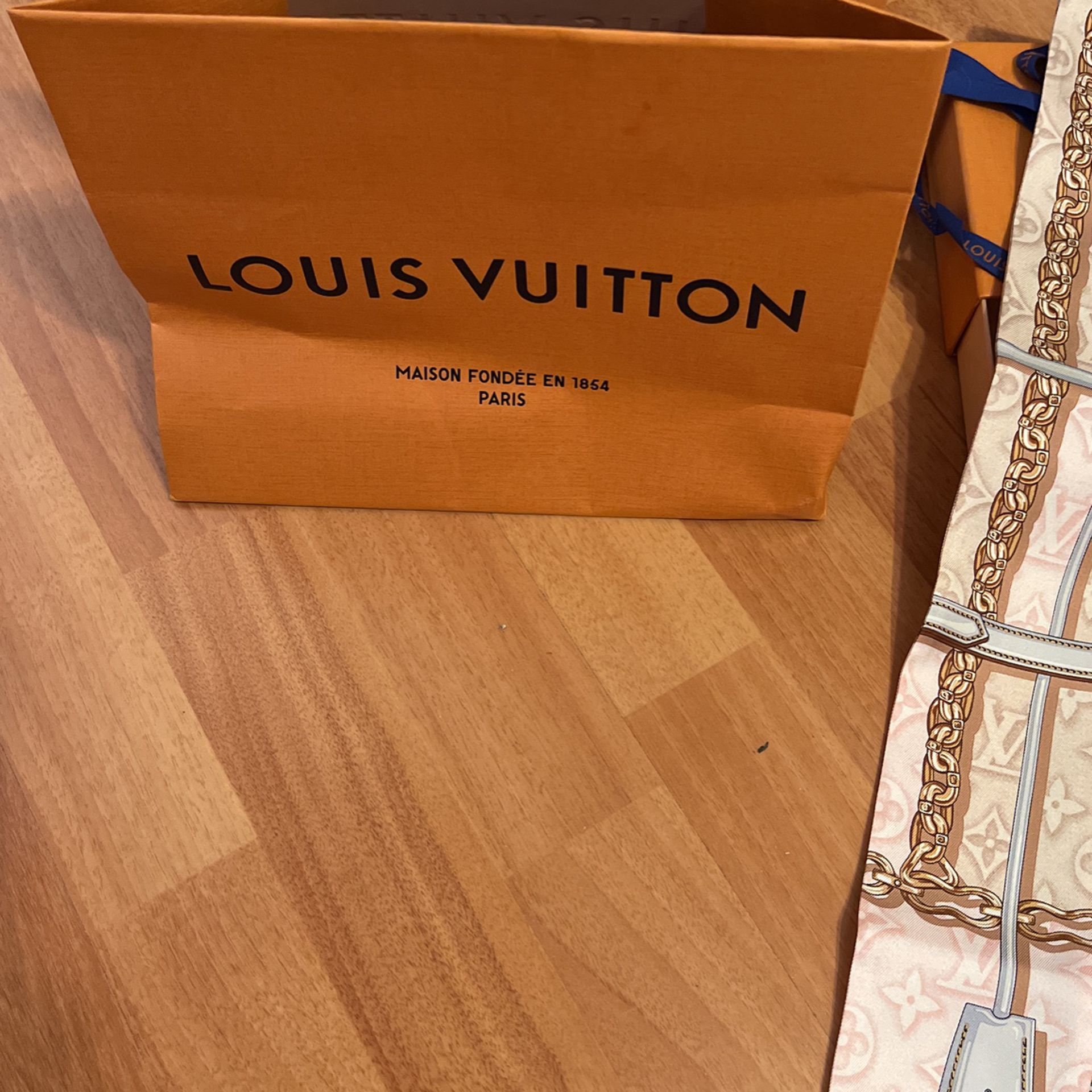 Louis Vuitton Voyage Bandeau for Sale in Windermere, FL - OfferUp