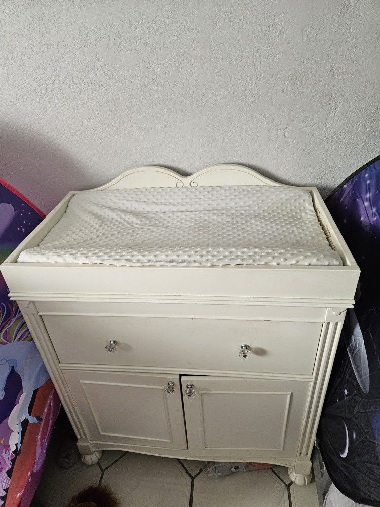 Changing Table With Storage - White Disney Princess