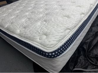King Mattress - The WinkBed with Frost Cooling Cover, Luxury Firm, Open Box