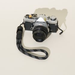 Camera Strap Wrist Peak Design Anchor Quick Release Black Reflective Silver Rope