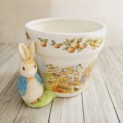 Vintage Beatrix Potter Peter Rabbit 4.5" Ceramic Planter Flower Vase by Teleflora Gifts. FW & Co 1997.

Pre-owned in excellent clean condition. No chi