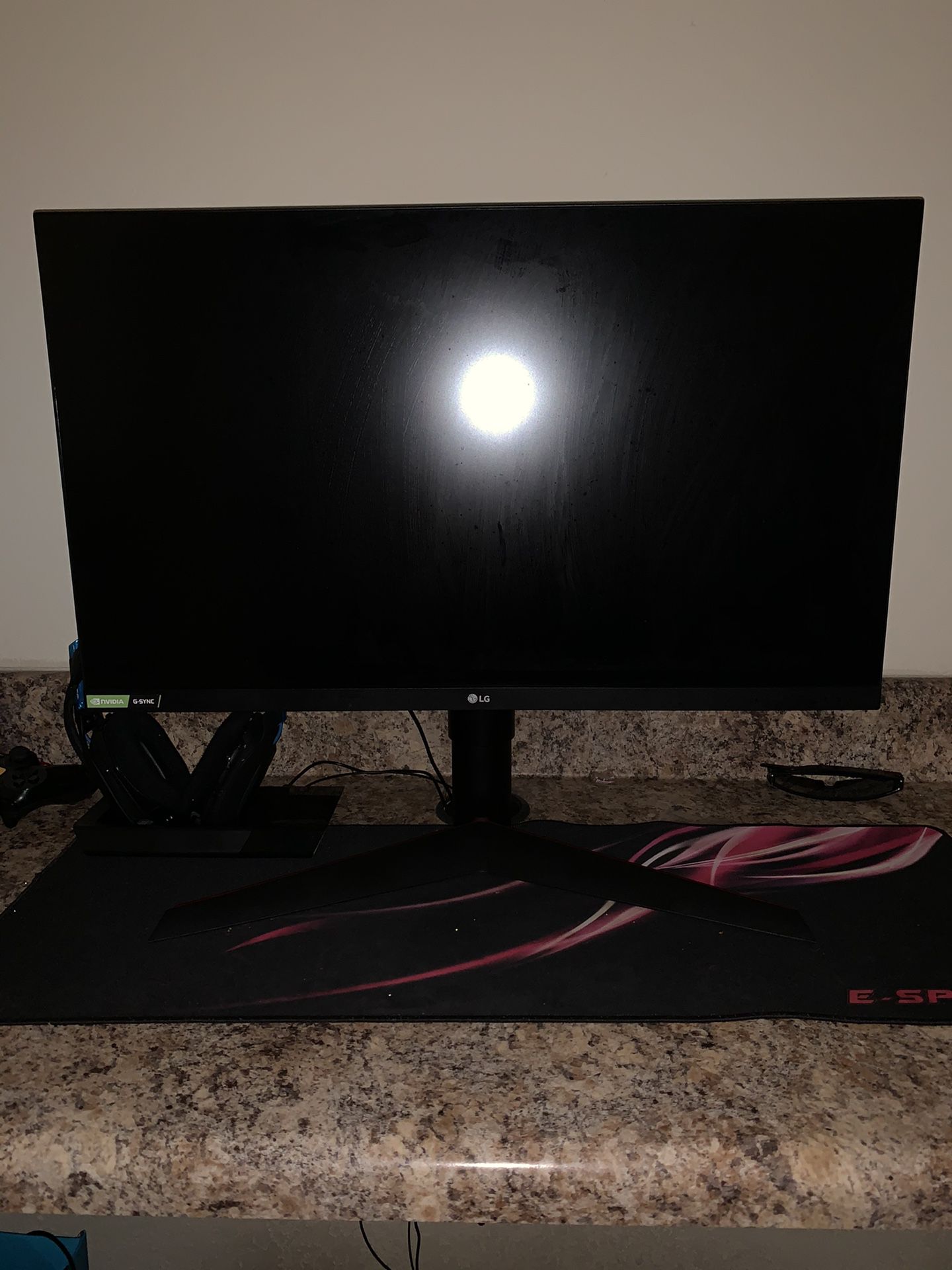 LG 27GL63T Ultragear 27" Class FHD IPS G-Sync Compatible Gaming Monitor 144hz, 1ms Response Time, 1080p.